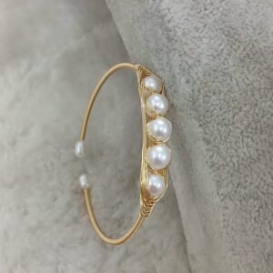 Single frame pattern real pearls bracelet