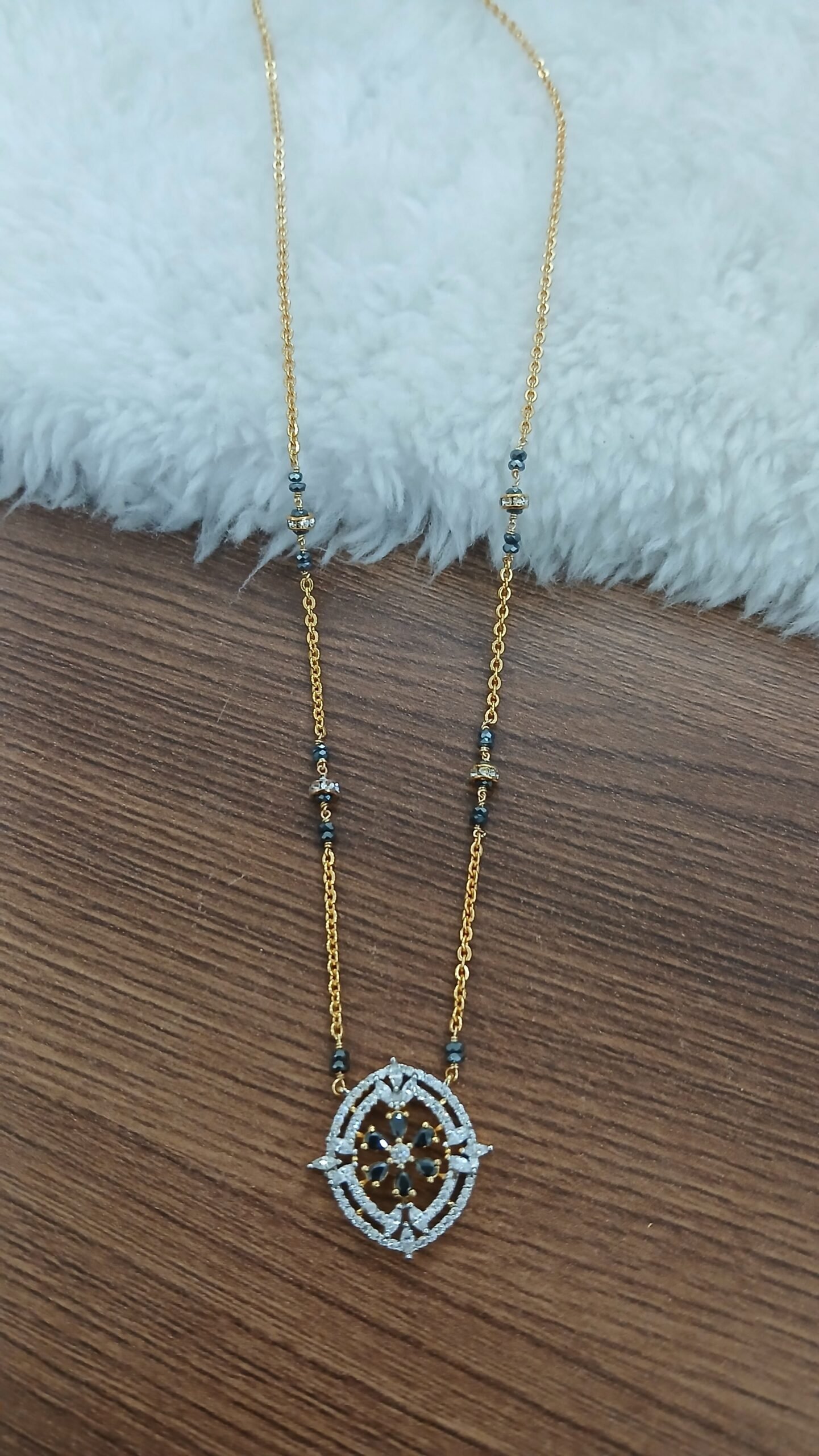 Diamond copy pendant with simple chain