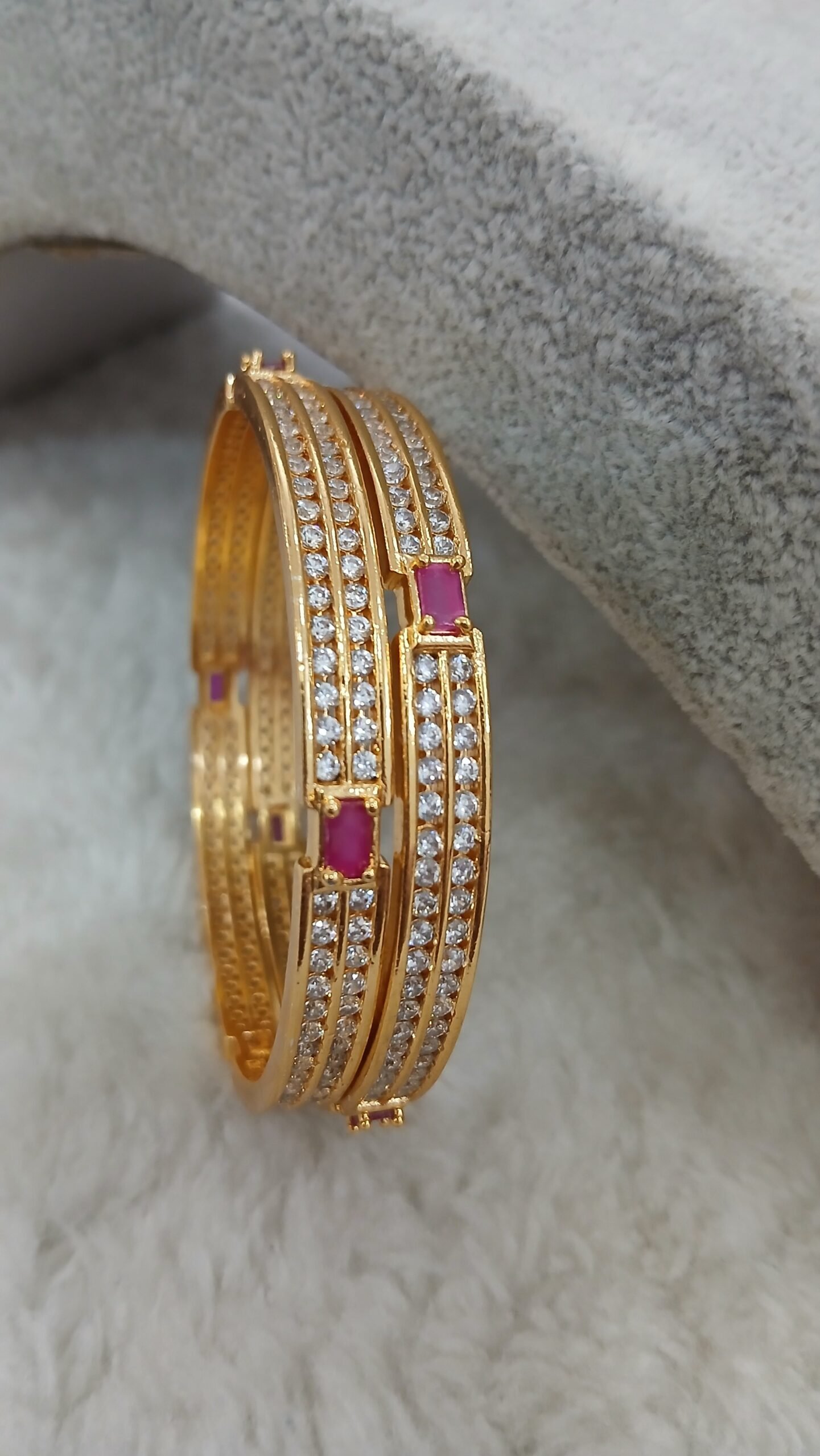 Double frame white stones with ruby (set of 2)