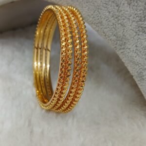 Gold copy plain with curve cutting design (set of 4)