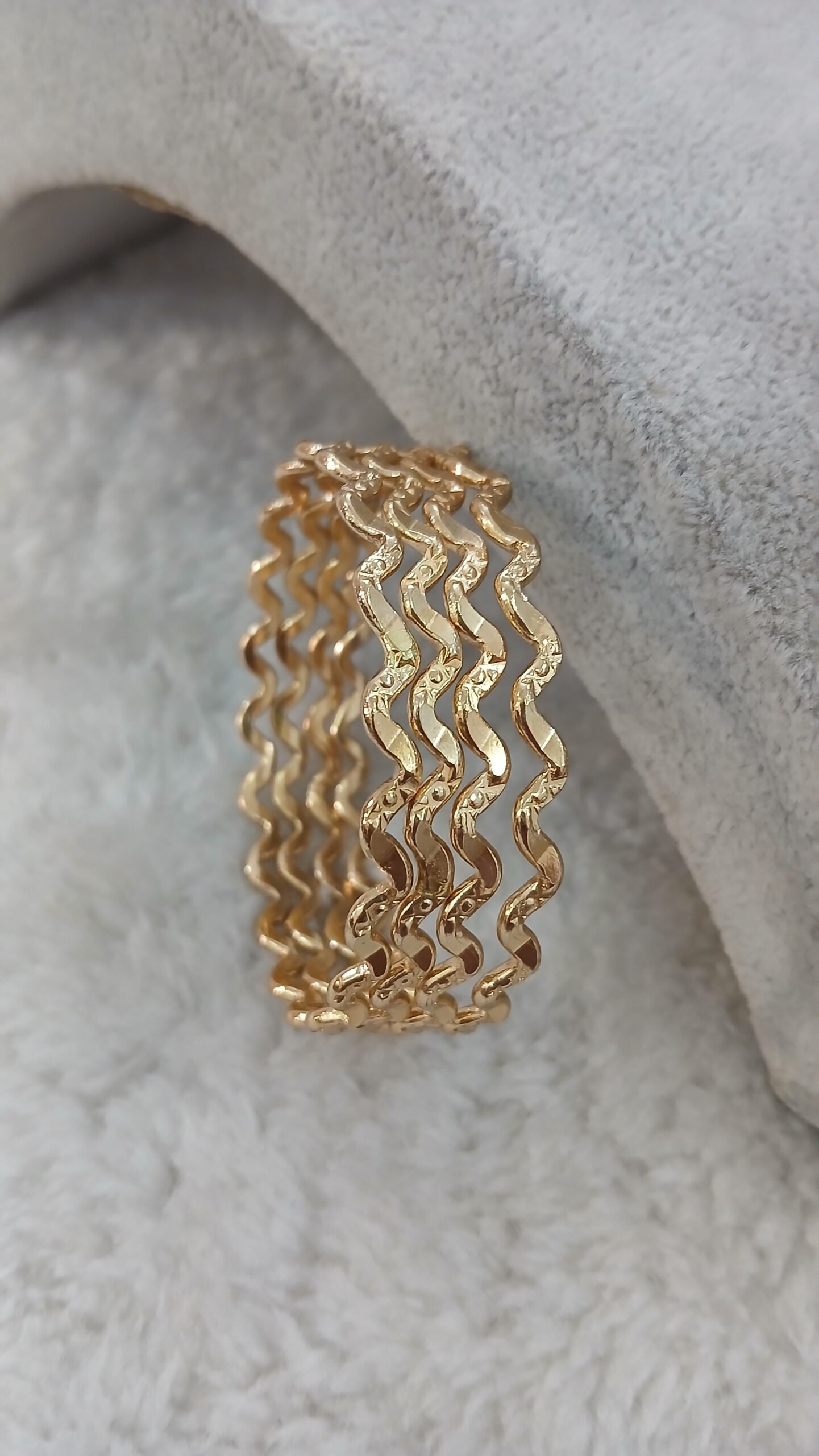 Zig Zag pattern panchaloham bangles
