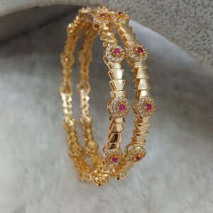 Plain arrow cutting ruby bangles