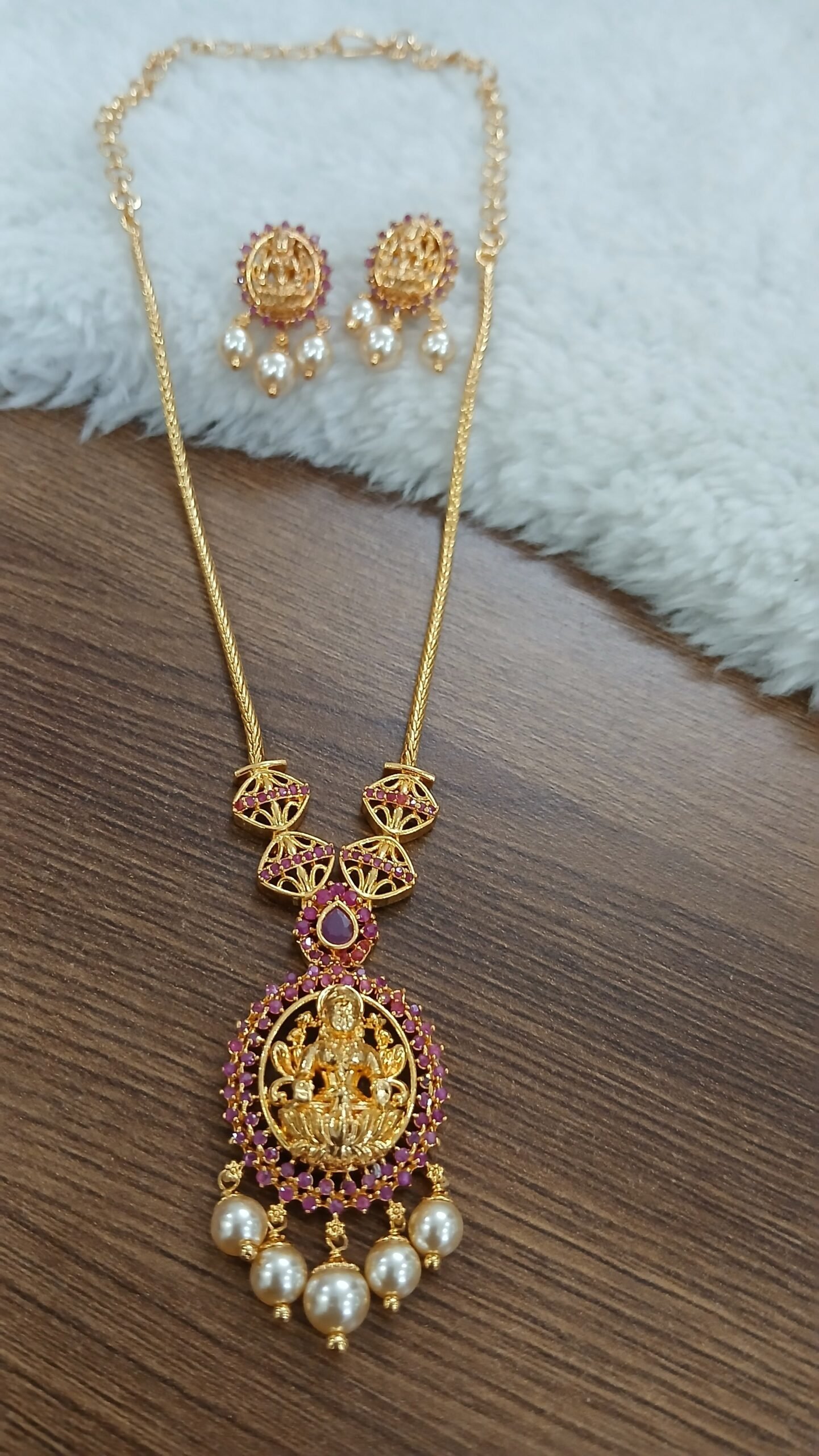 Gold copy Micropolish 18 inches chain with laksmi pendant and earrings
