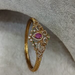 2.6 Antique Victorian kada pattern bangle (Single piece)
