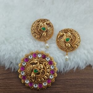 Peacock jadau kundan pendant with big studs